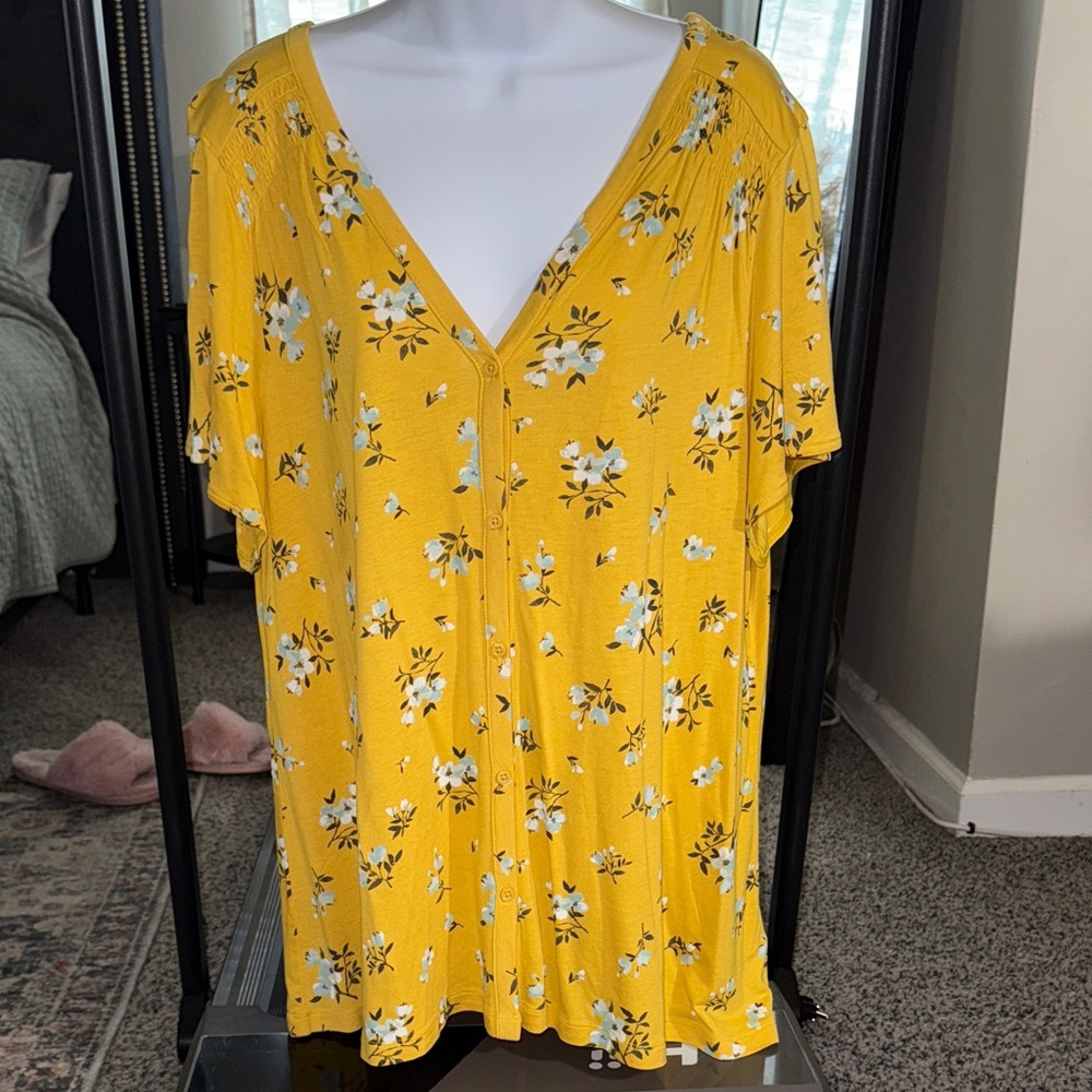 Old Navy Yellow Floral Button-Front V-Neck Blouse